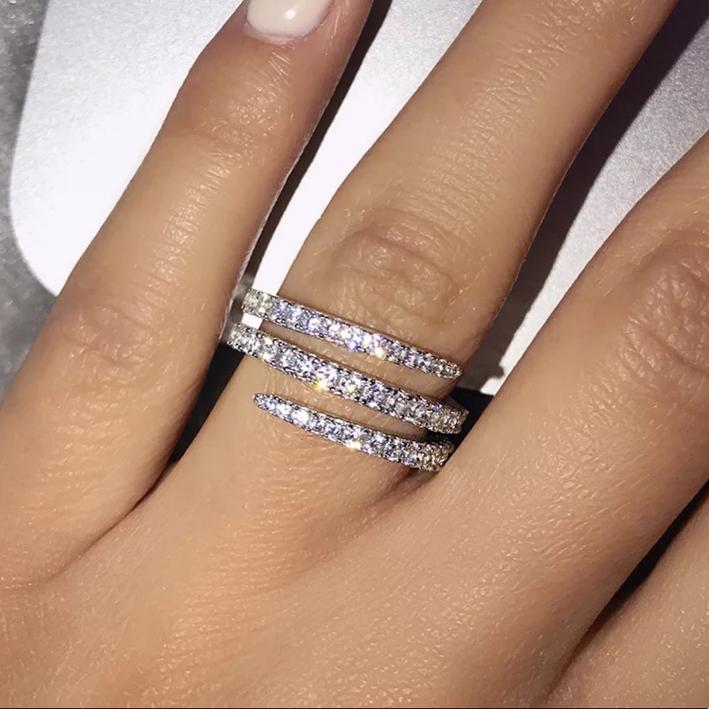 NEW 925 STERLING SILVER THREE CIRCLE DIAMOND RING
